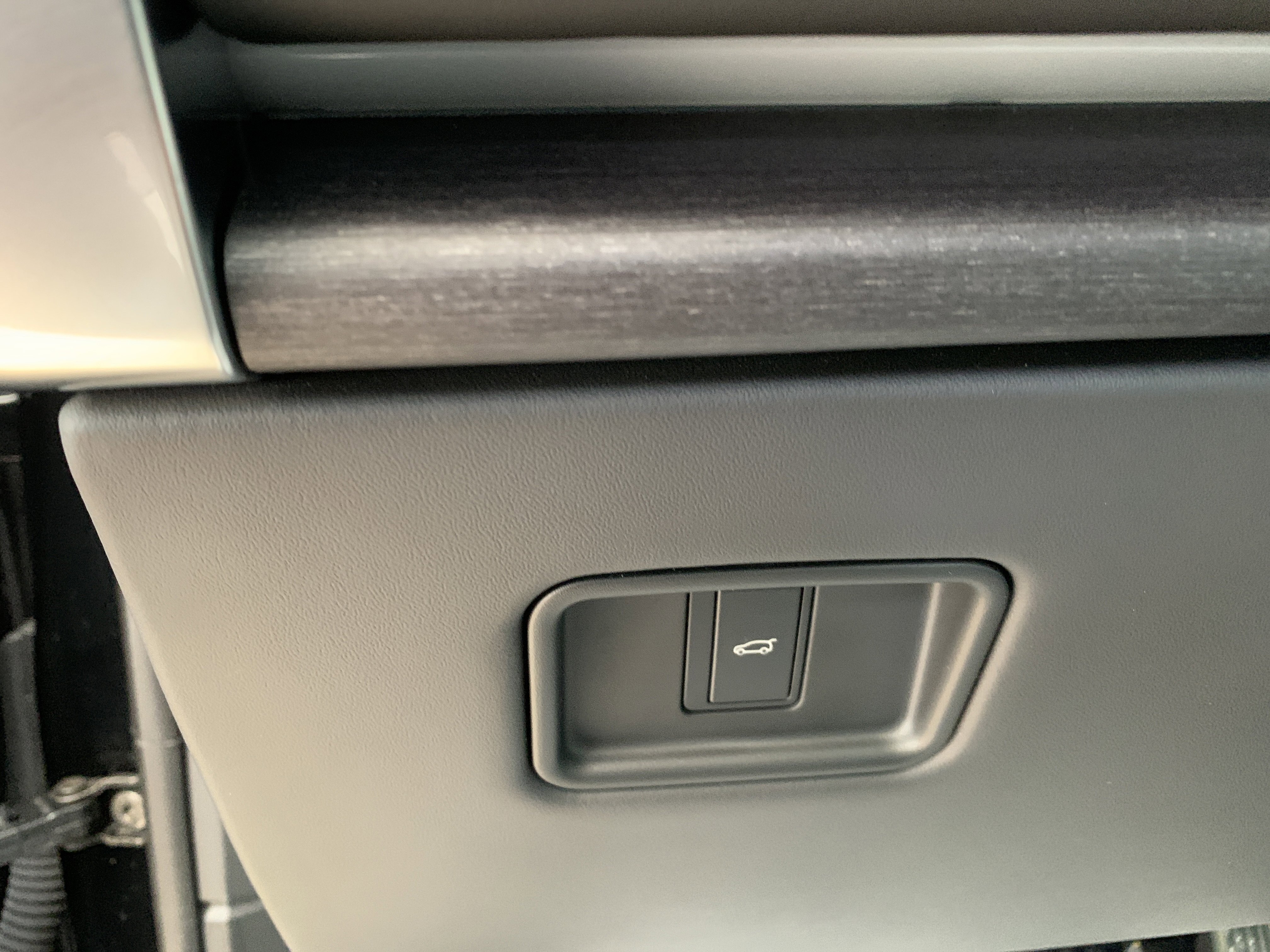 Used 2025 Land Rover Range Rover Autobiography image 14