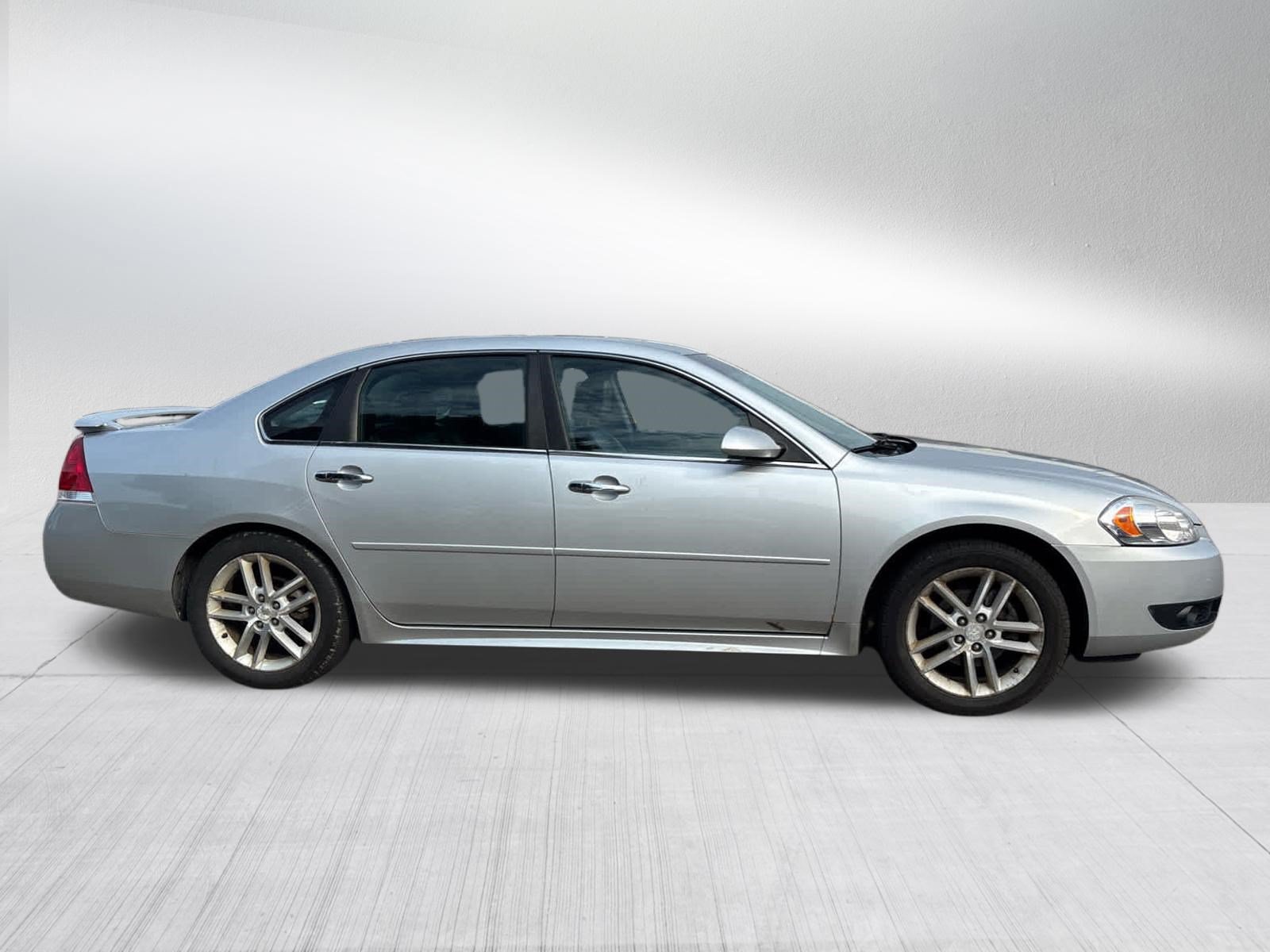 Used 2013 Chevrolet Impala LTZ FWD image 2