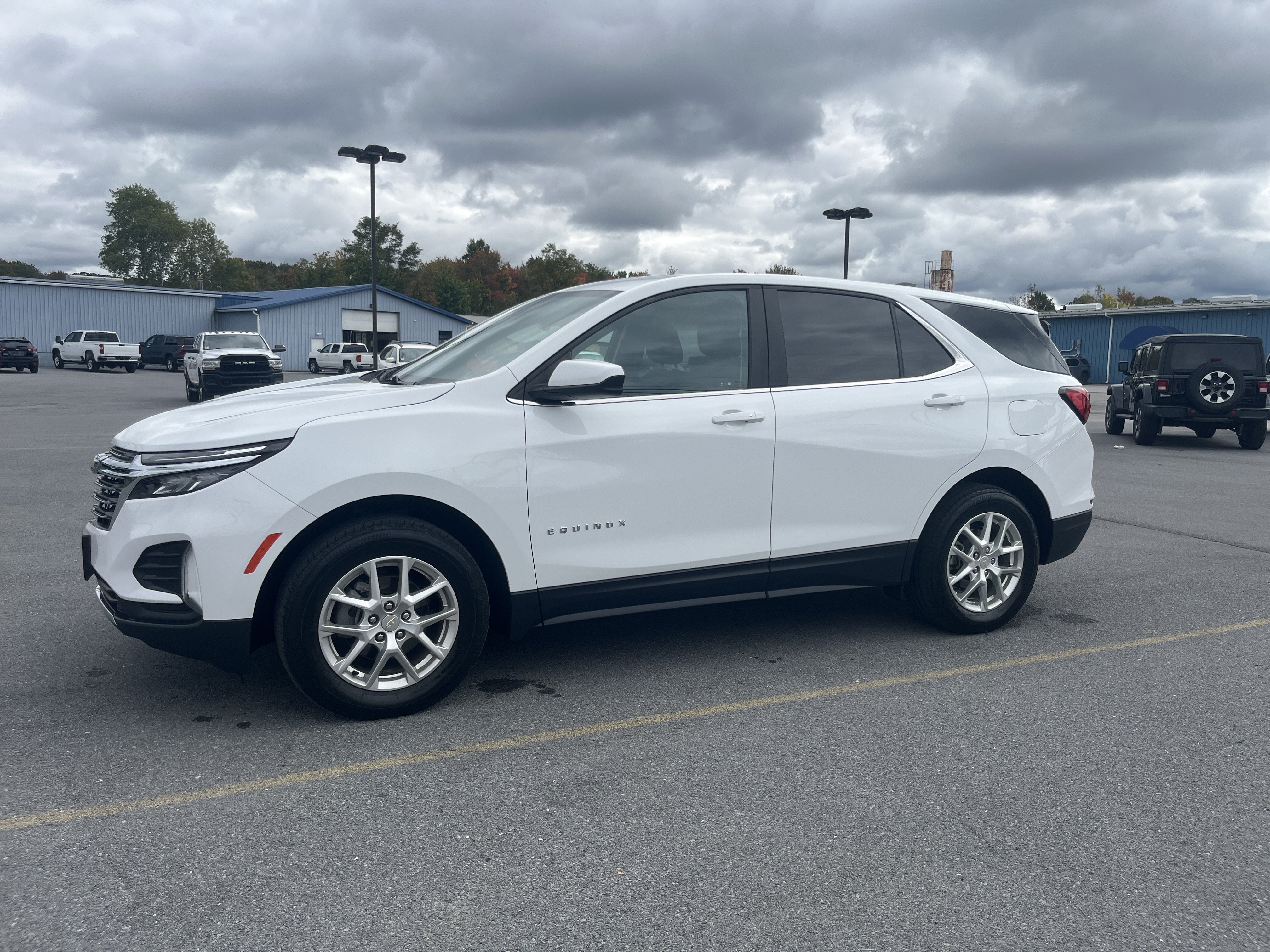 Used 2024 Chevrolet Equinox LT w/ LPO, Floor Liner Package AWD/4WD image 12