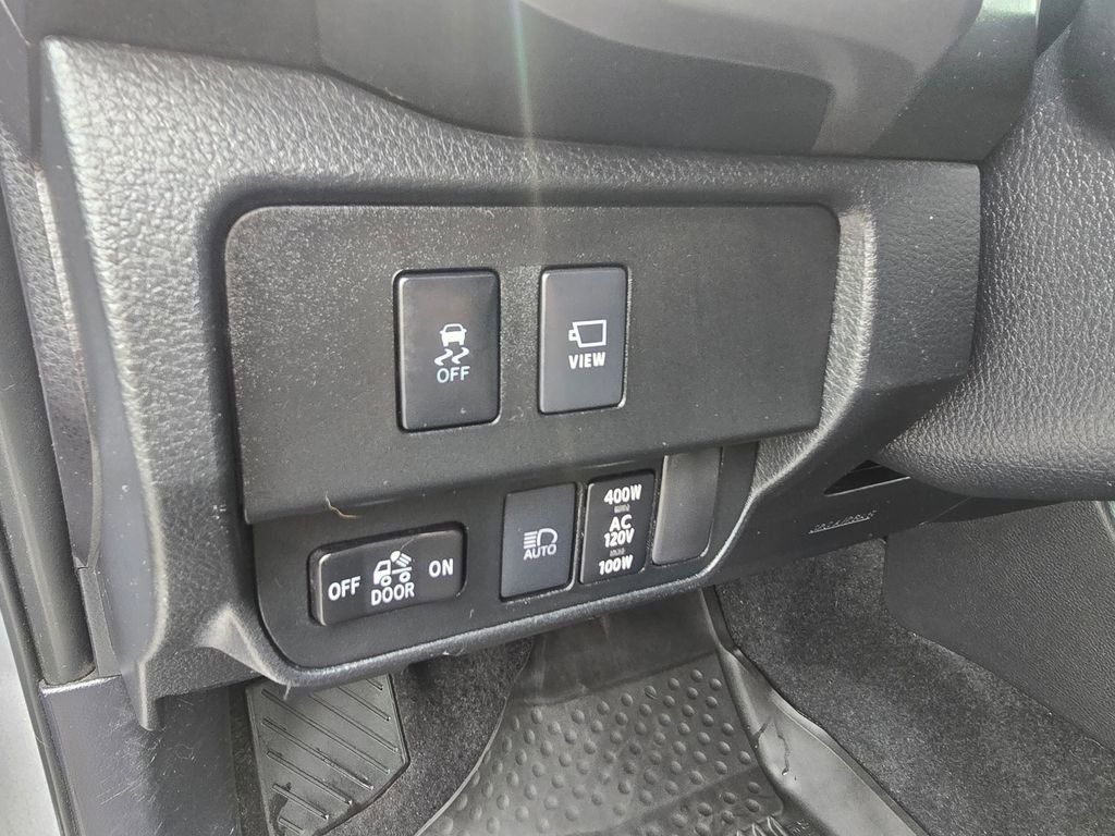 Used 2021 Toyota Tacoma Limited image 19