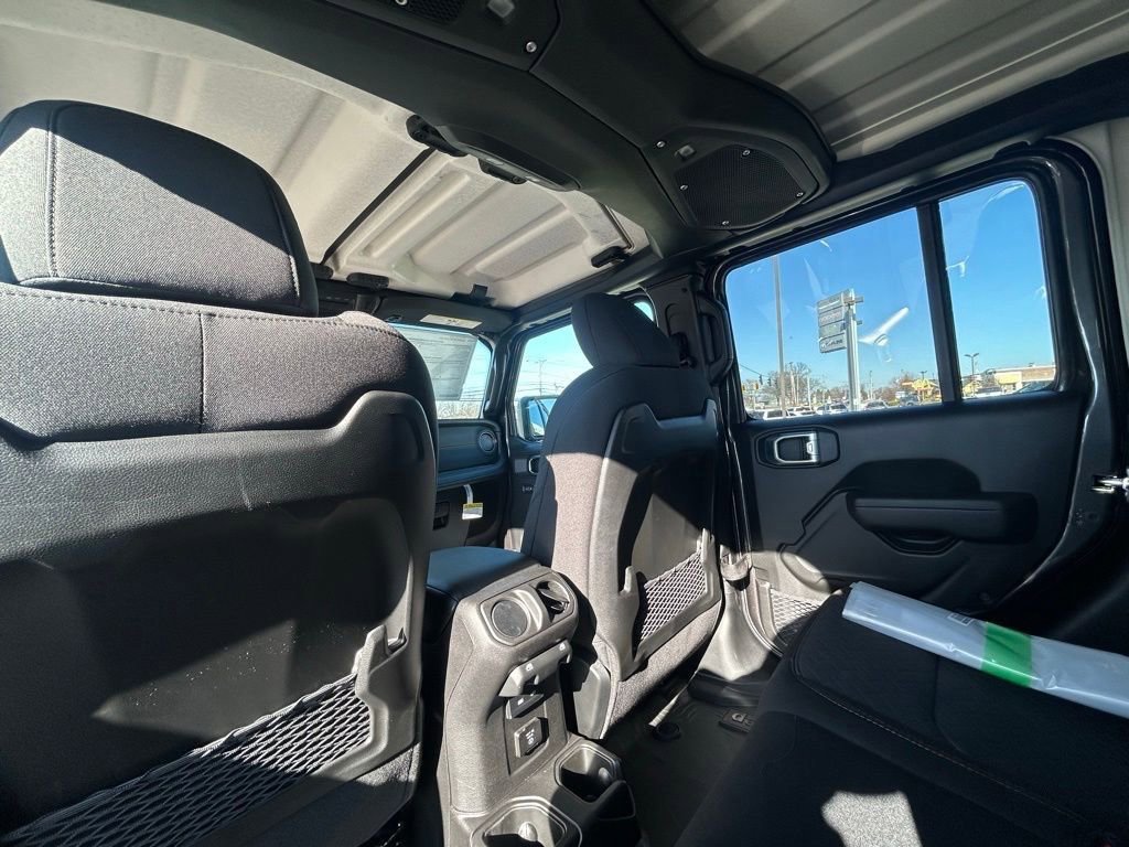 New 2026 Jeep Gladiator Mojave AWD/4WD image 27