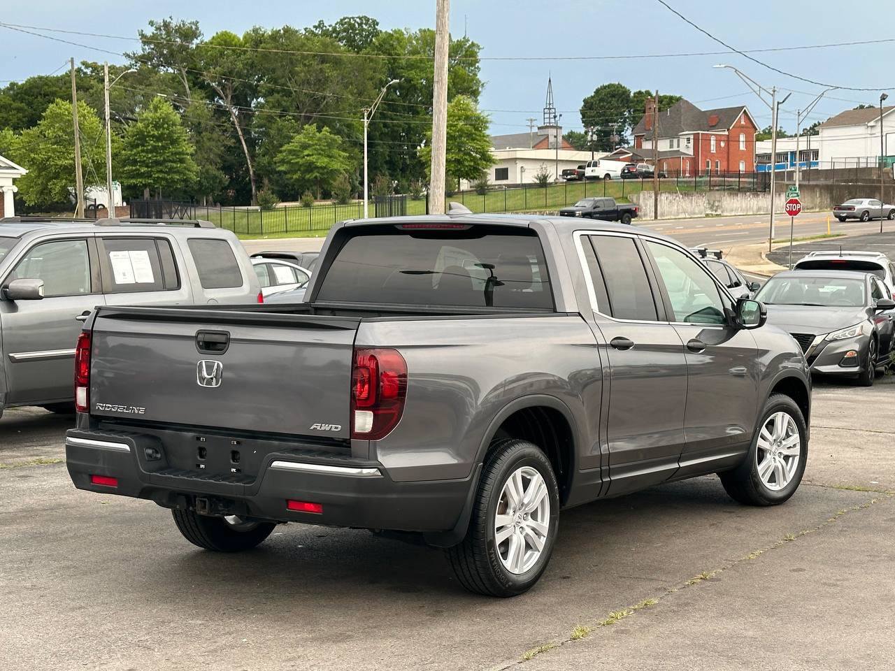 Used 2017 Honda Ridgeline RT image 2