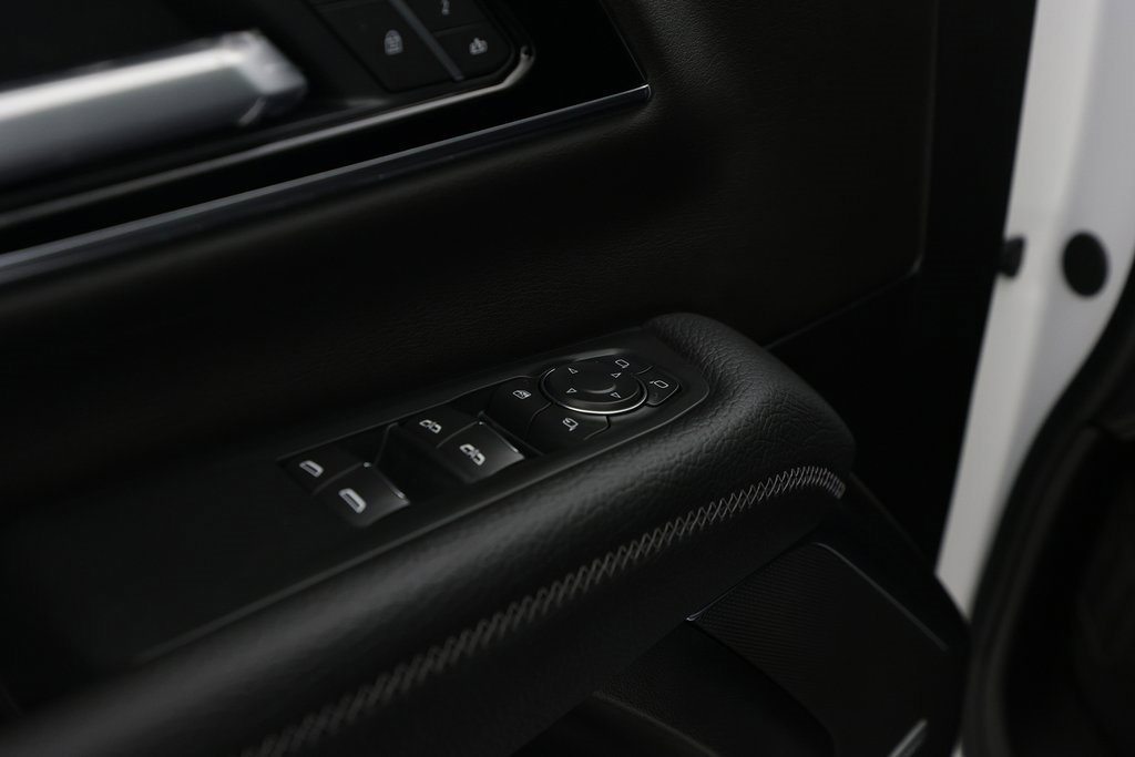 Used 2026 GMC Yukon Denali w/ Sun & Power Step Package image 18