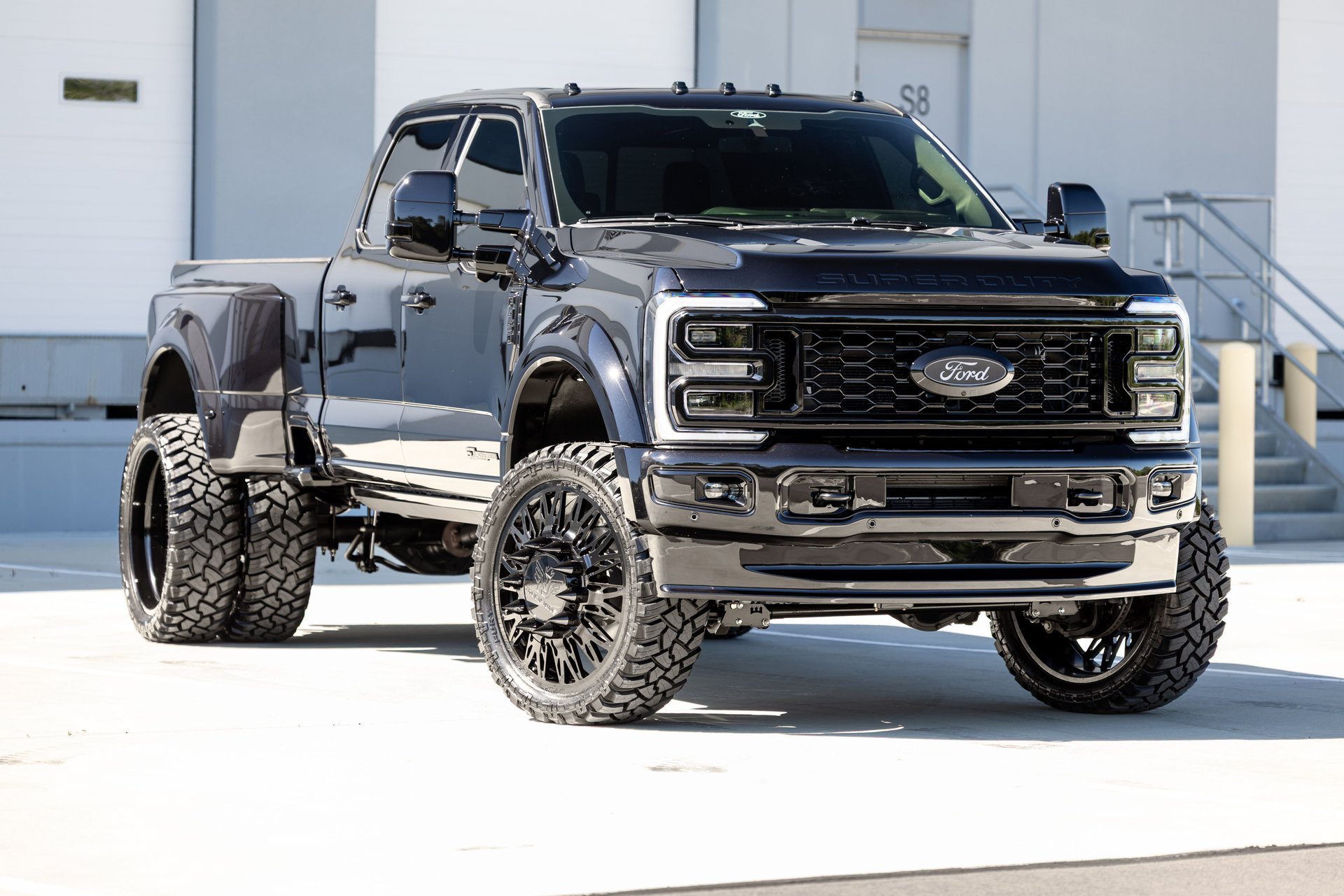 Used 2025 Ford F450 Platinum AWD/4WD image 4