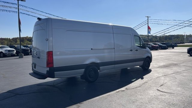 Used 2024 Mercedes-Benz Sprinter 2500 image 8