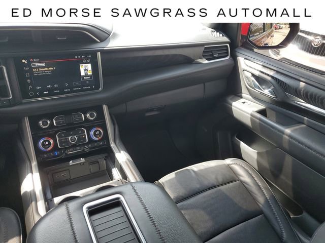 Used 2022 GMC Yukon XL Denali image 16