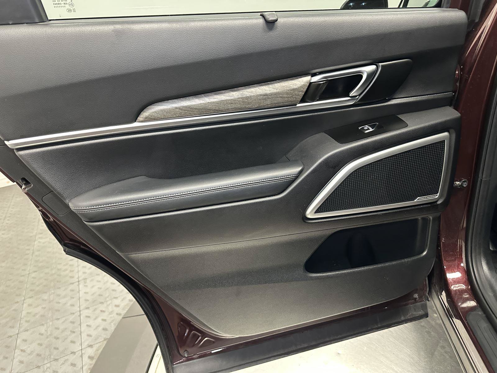 Used 2021 Kia Telluride EX w/ EX Premium Package FWD image 30