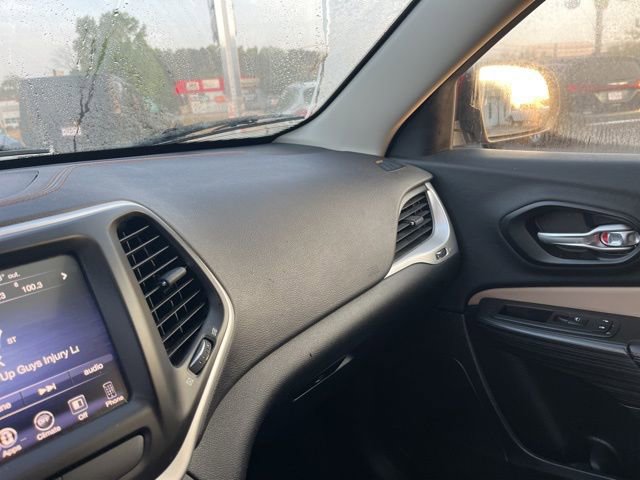 Used 2016 Jeep Cherokee Limited image 29