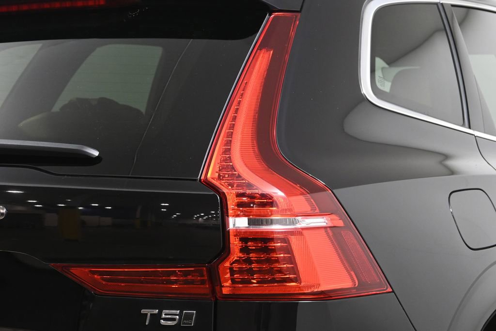 Used 2021 Volvo XC60 T5 Inscription w/ Climate Package image 13