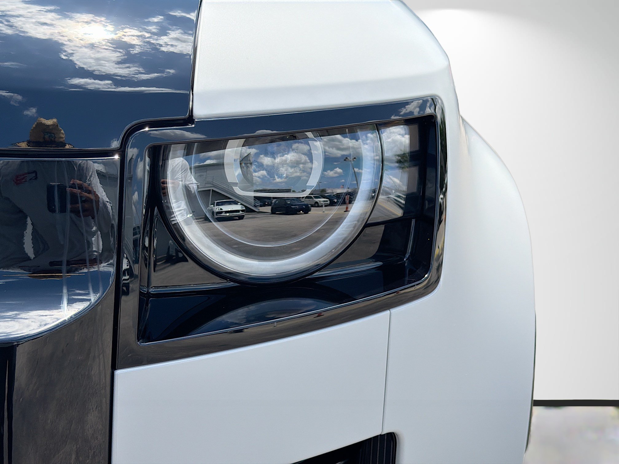 New 2026 Land Rover Defender 110 X AWD/4WD image 9
