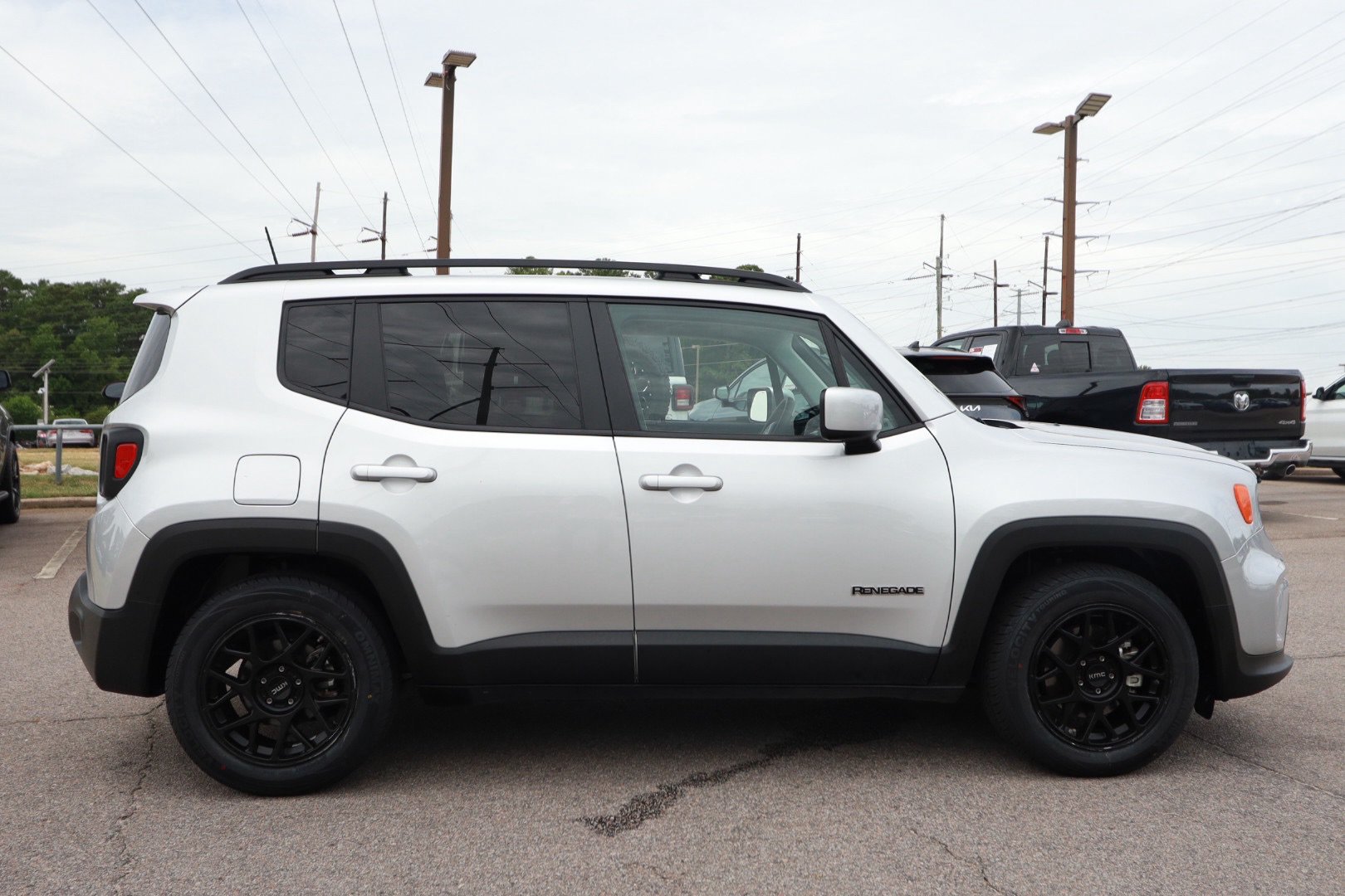 Used 2021 Jeep Renegade Latitude FWD image 6