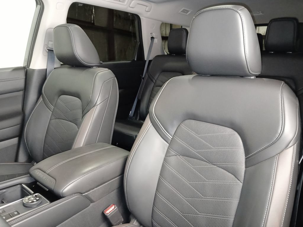 Used 2025 Nissan Pathfinder Platinum w/ Cargo Package AWD/4WD image 11