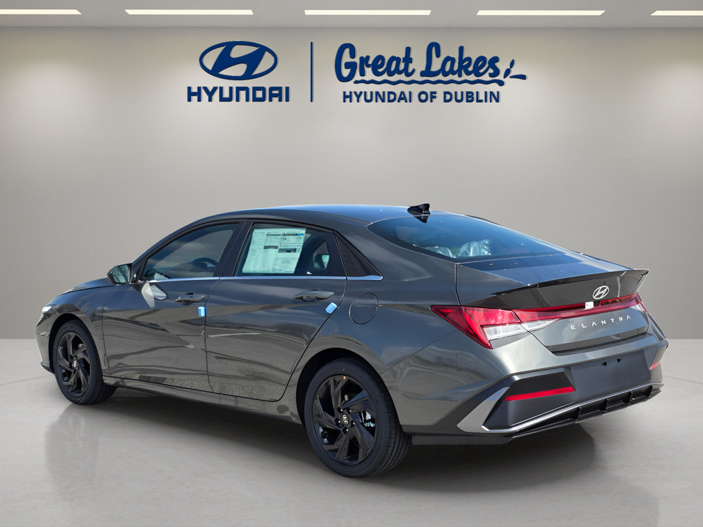 New 2026 Hyundai Elantra SEL Sport Premium FWD image 3