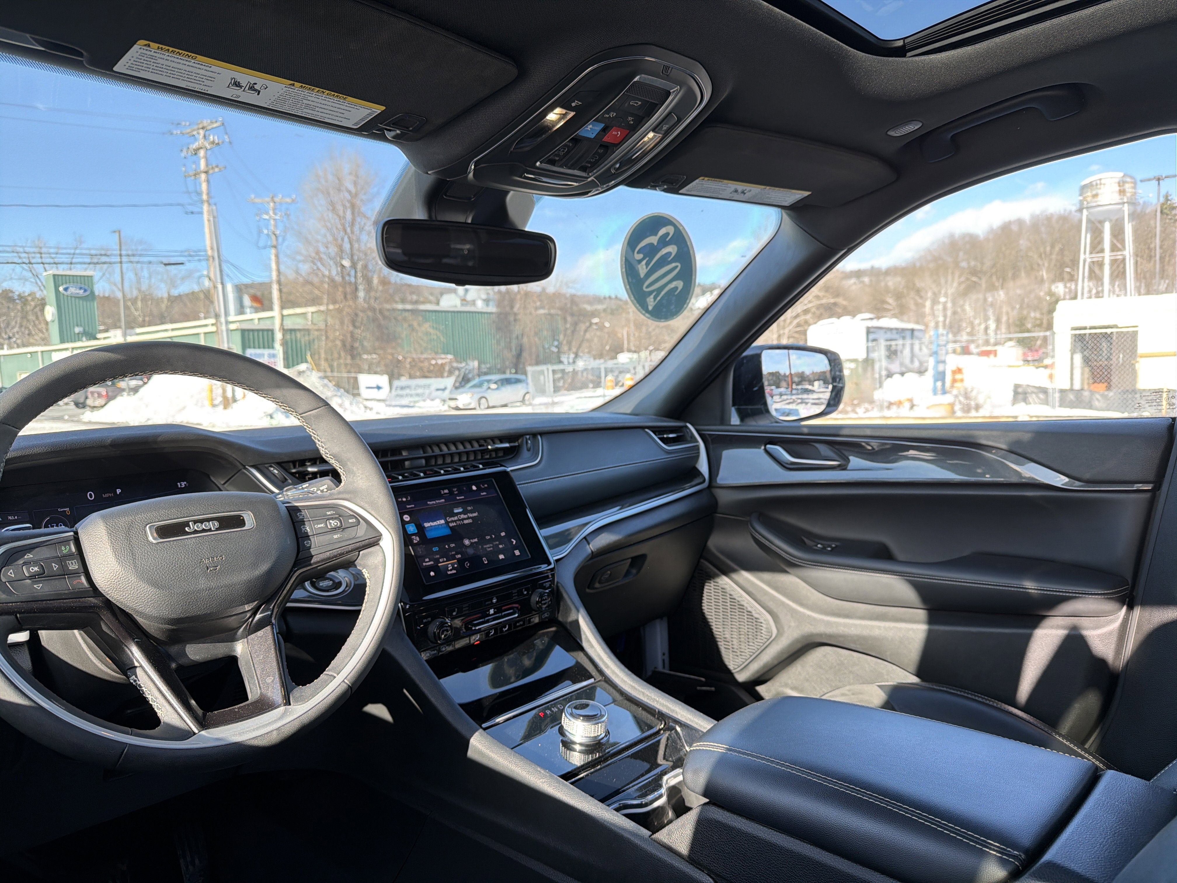 Used 2023 Jeep Grand Cherokee L Laredo image 15