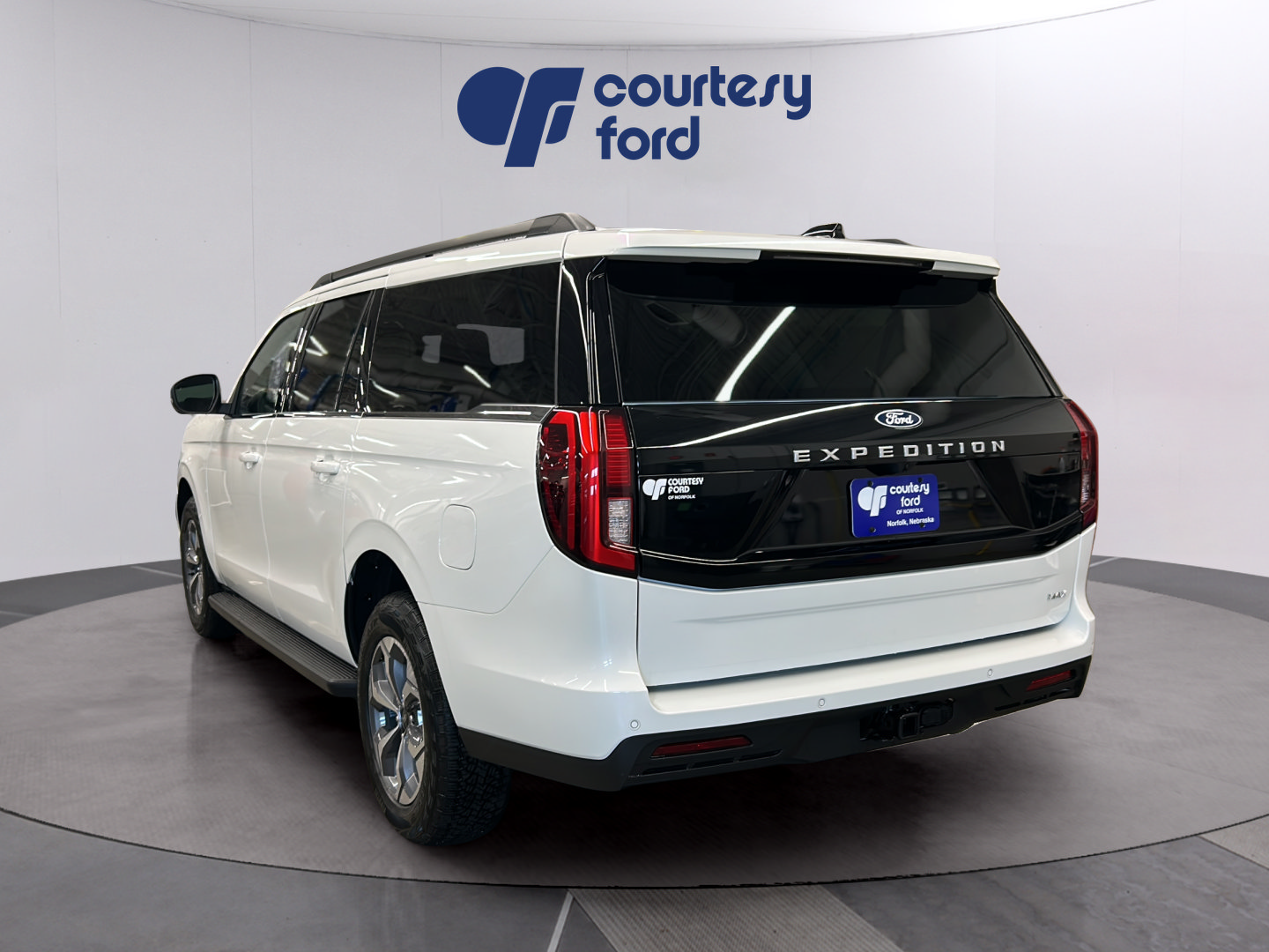 New 2027 Ford Expedition Max Active AWD/4WD image 3