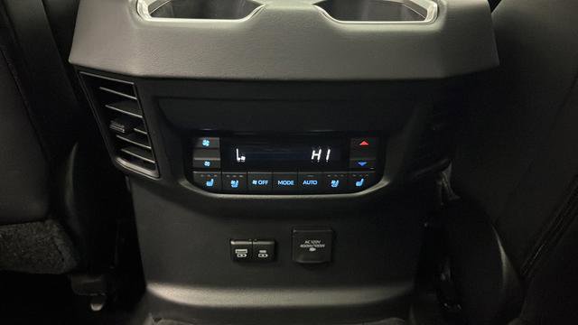 Used 2024 Toyota Sequoia Platinum image 9