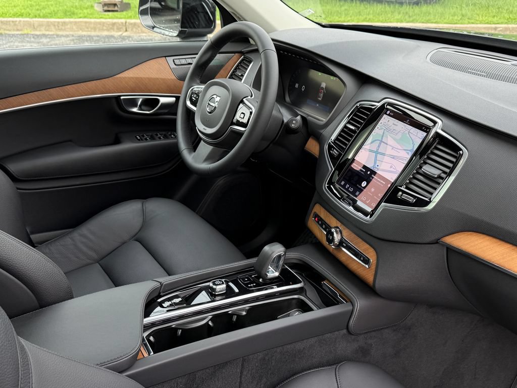 Certified 2023 Volvo XC90 B6 Plus w/ Protection Package Premier AWD/4WD image 15