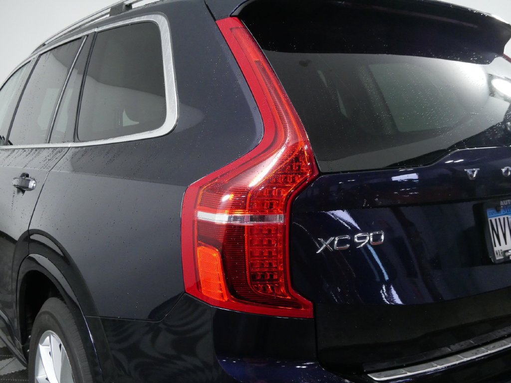 Used 2016 Volvo XC90 T6 Momentum w/ Protection Package Plus AWD/4WD image 12