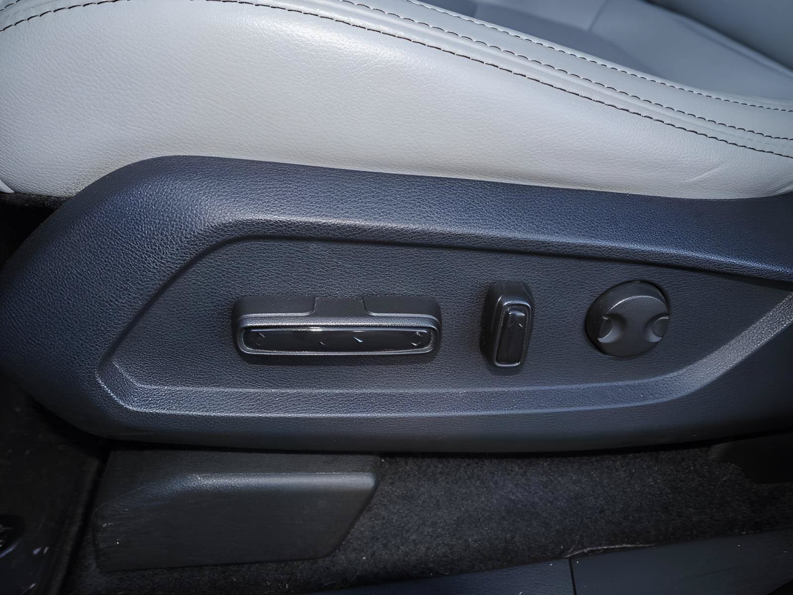 Used 2024 Honda Pilot Touring image 28