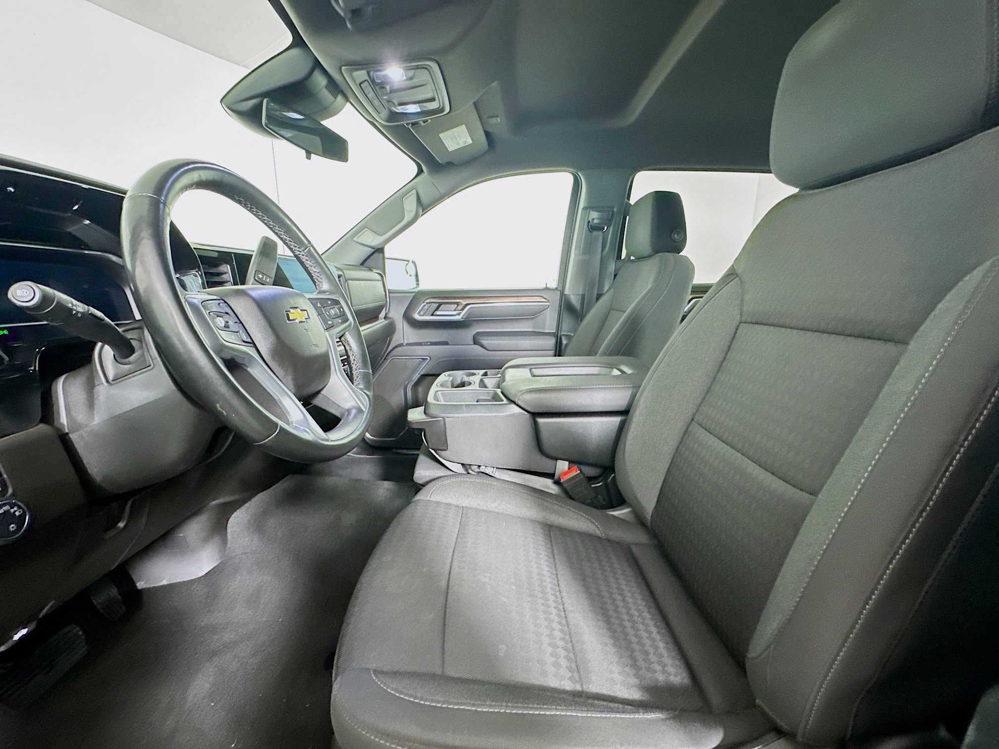 Used 2023 Chevrolet Silverado 1500 LT image 13