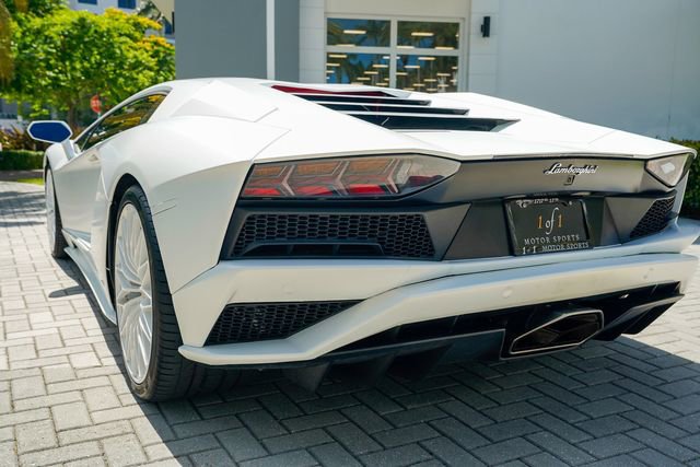 Used 2018 Lamborghini Aventador S AWD/4WD image 45
