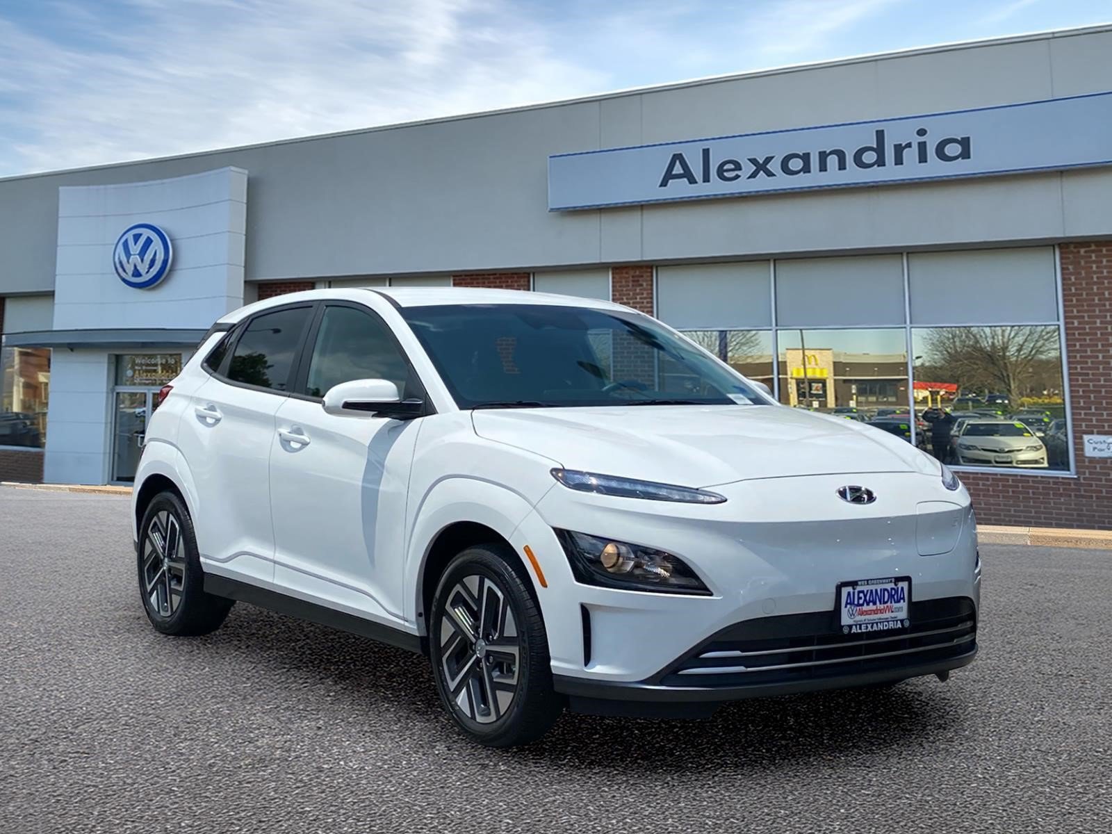 Used 2023 Hyundai Kona SE FWD image 1