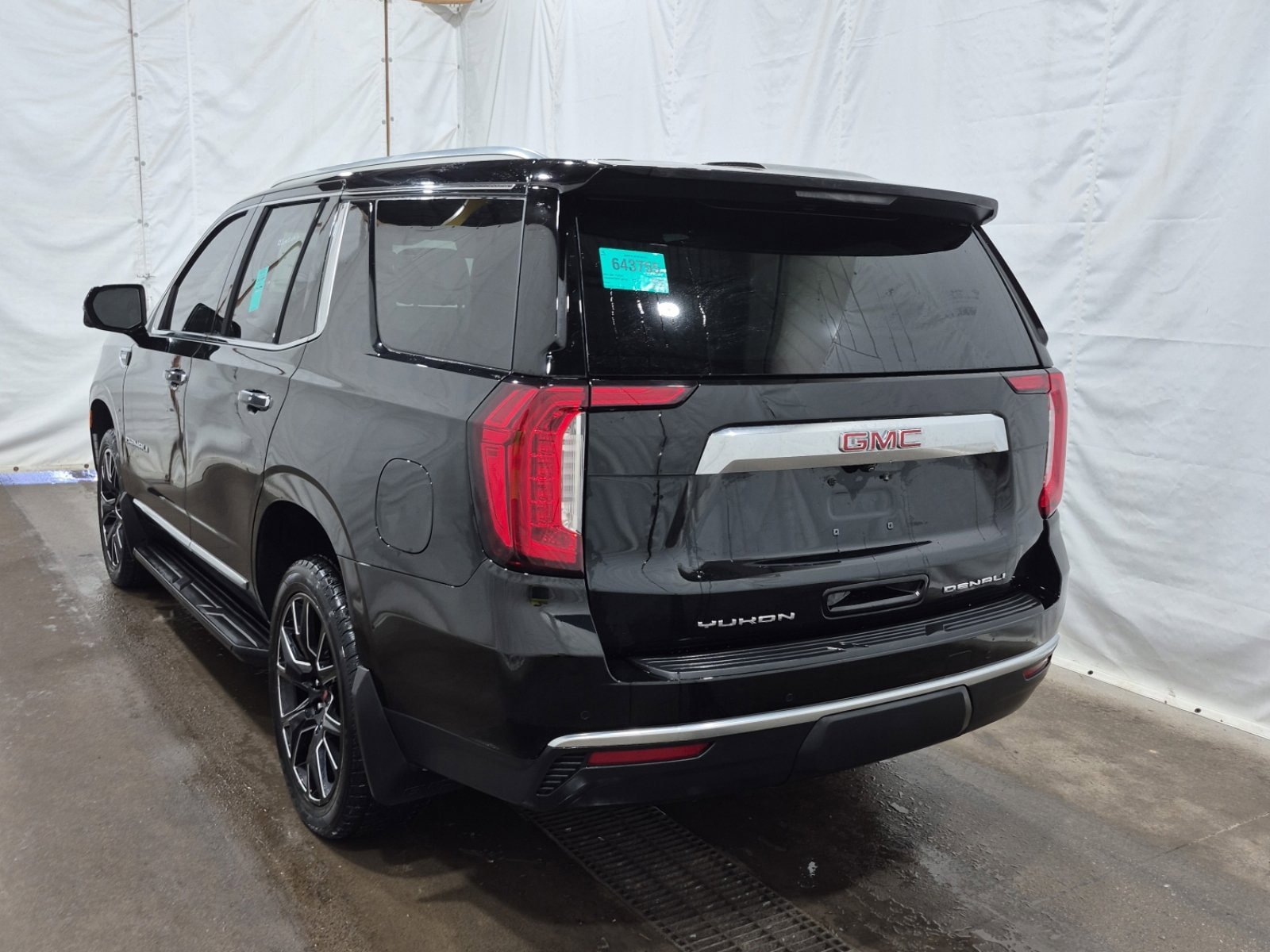 Used 2024 GMC Yukon Denali w/ Advanced Technology Package AWD/4WD image 7