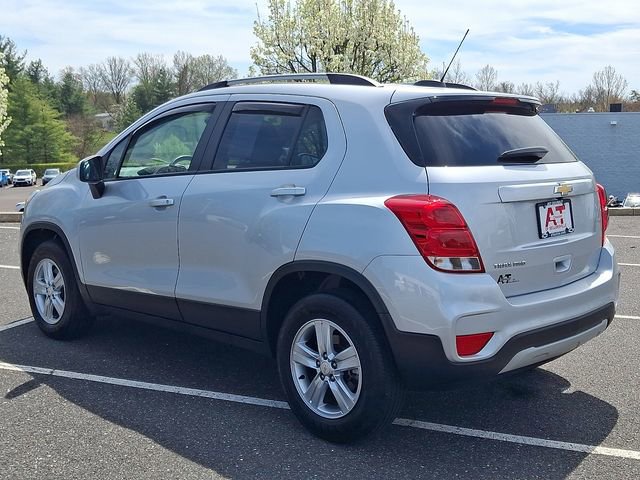 Certified 2022 Chevrolet Trax LT w/ LT Convenience Package AWD/4WD image 4