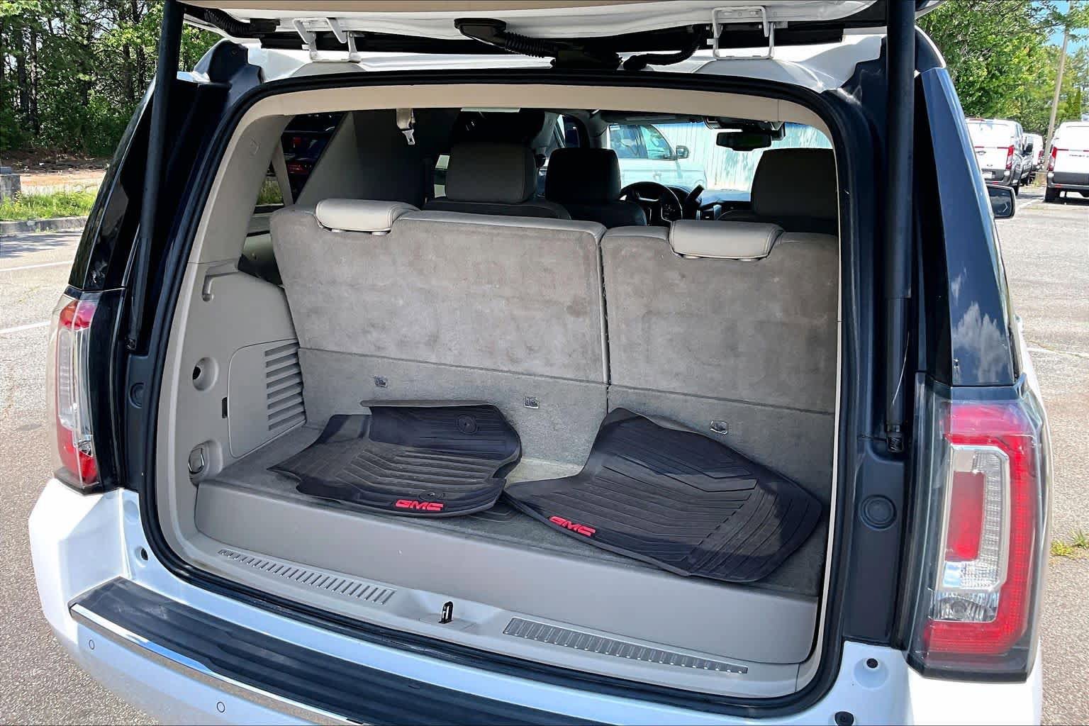 Used 2017 GMC Yukon Denali w/ Open Road Package RWD image 33