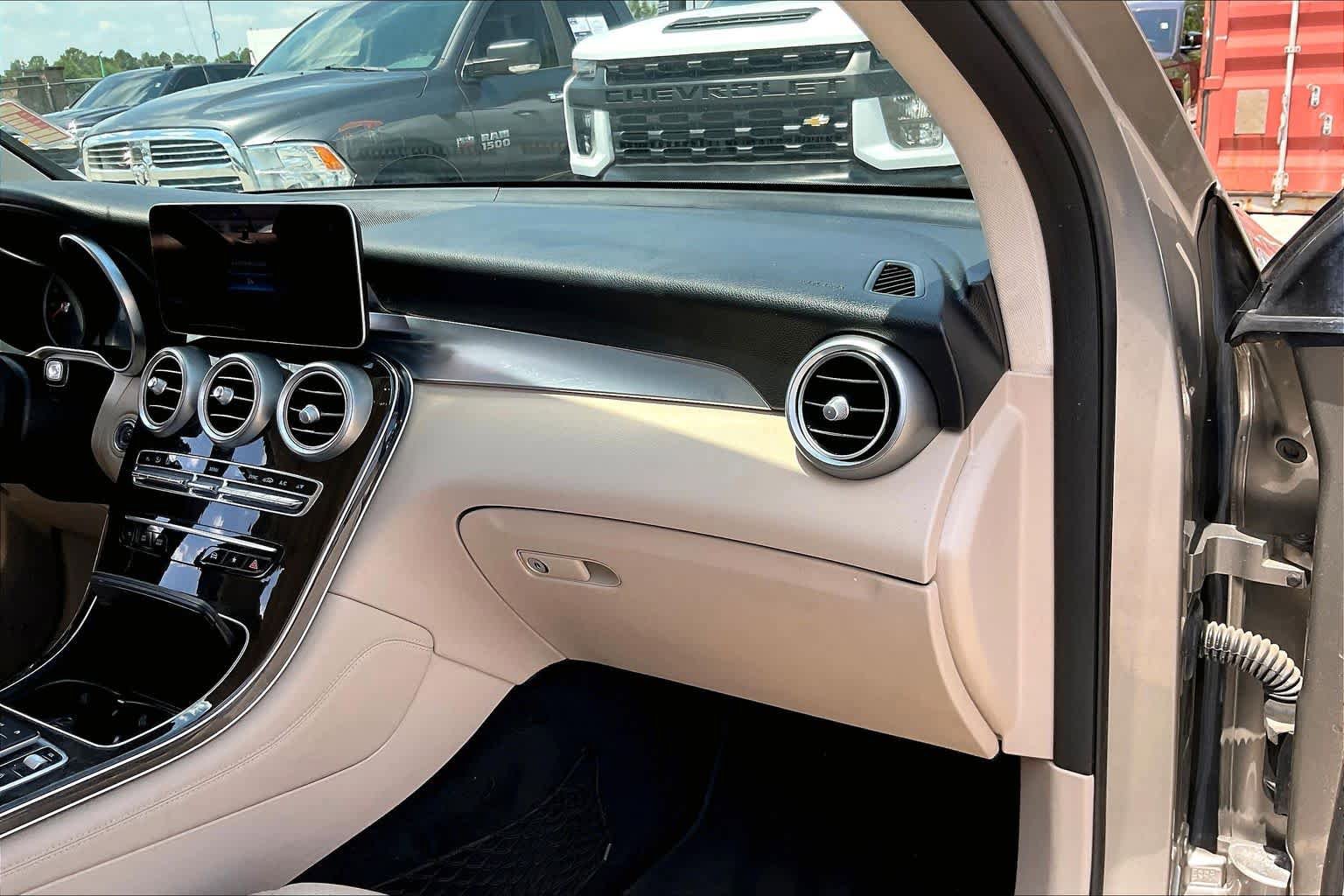 Used 2020 Mercedes-Benz GLC 300 image 18