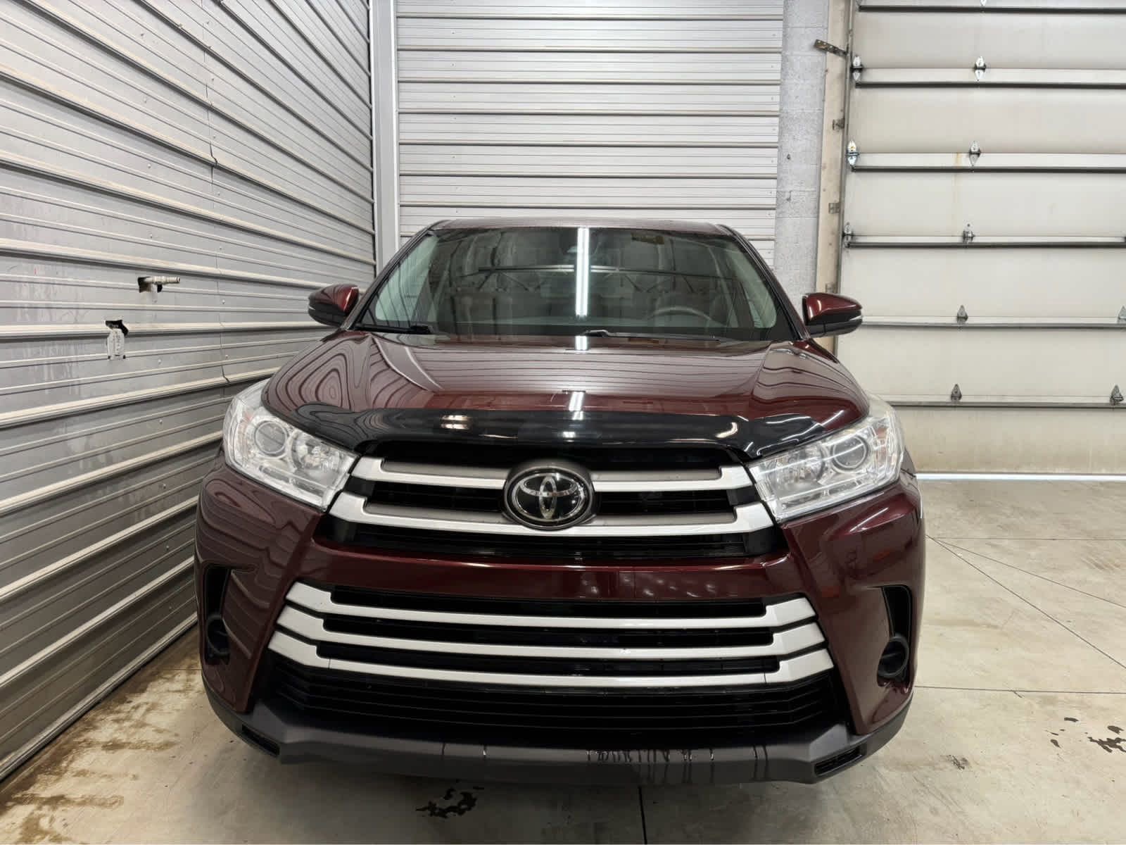 Used 2018 Toyota Highlander LE AWD/4WD image 2