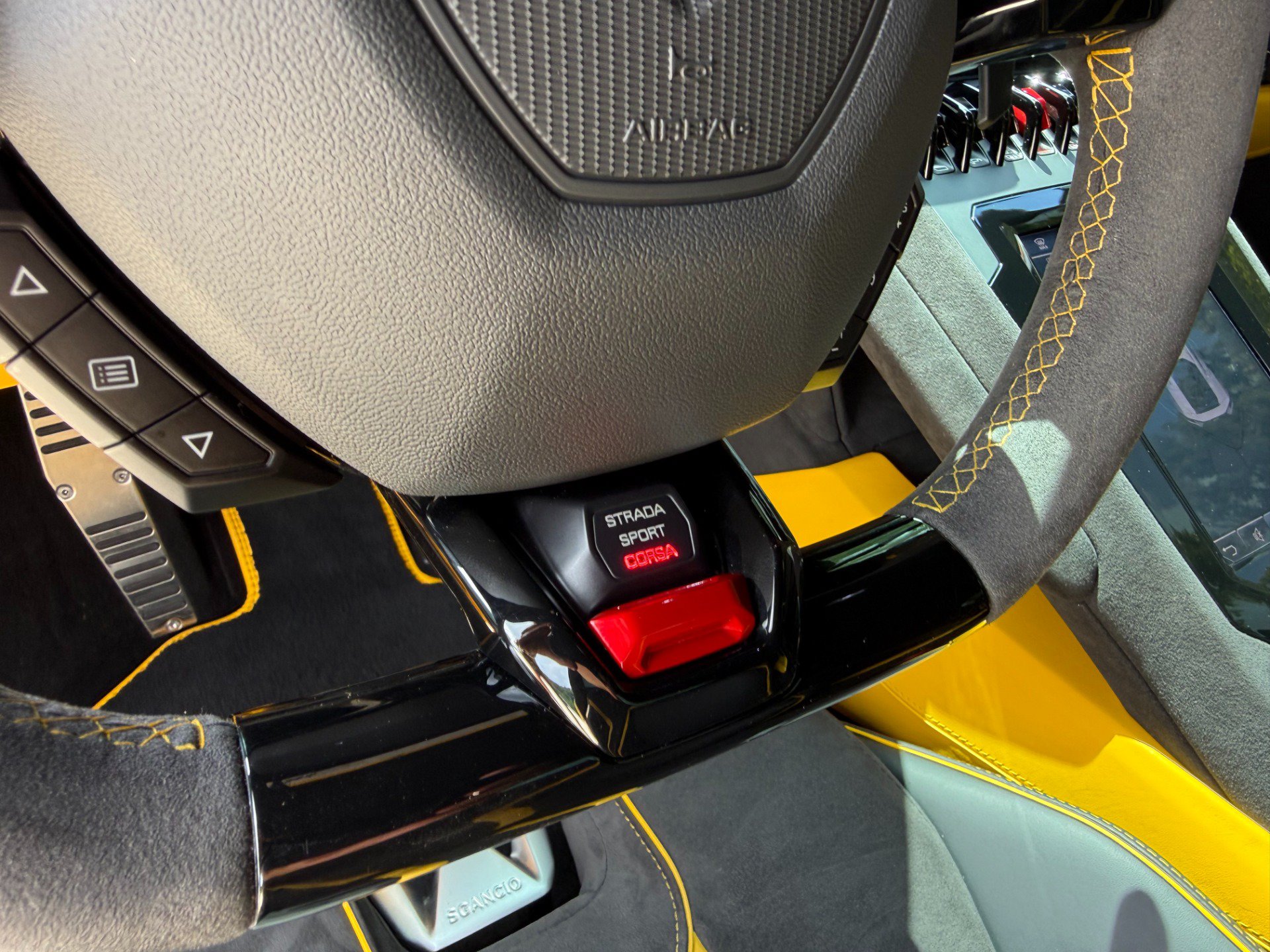 Used 2024 Lamborghini Huracan Tecnica RWD image 12