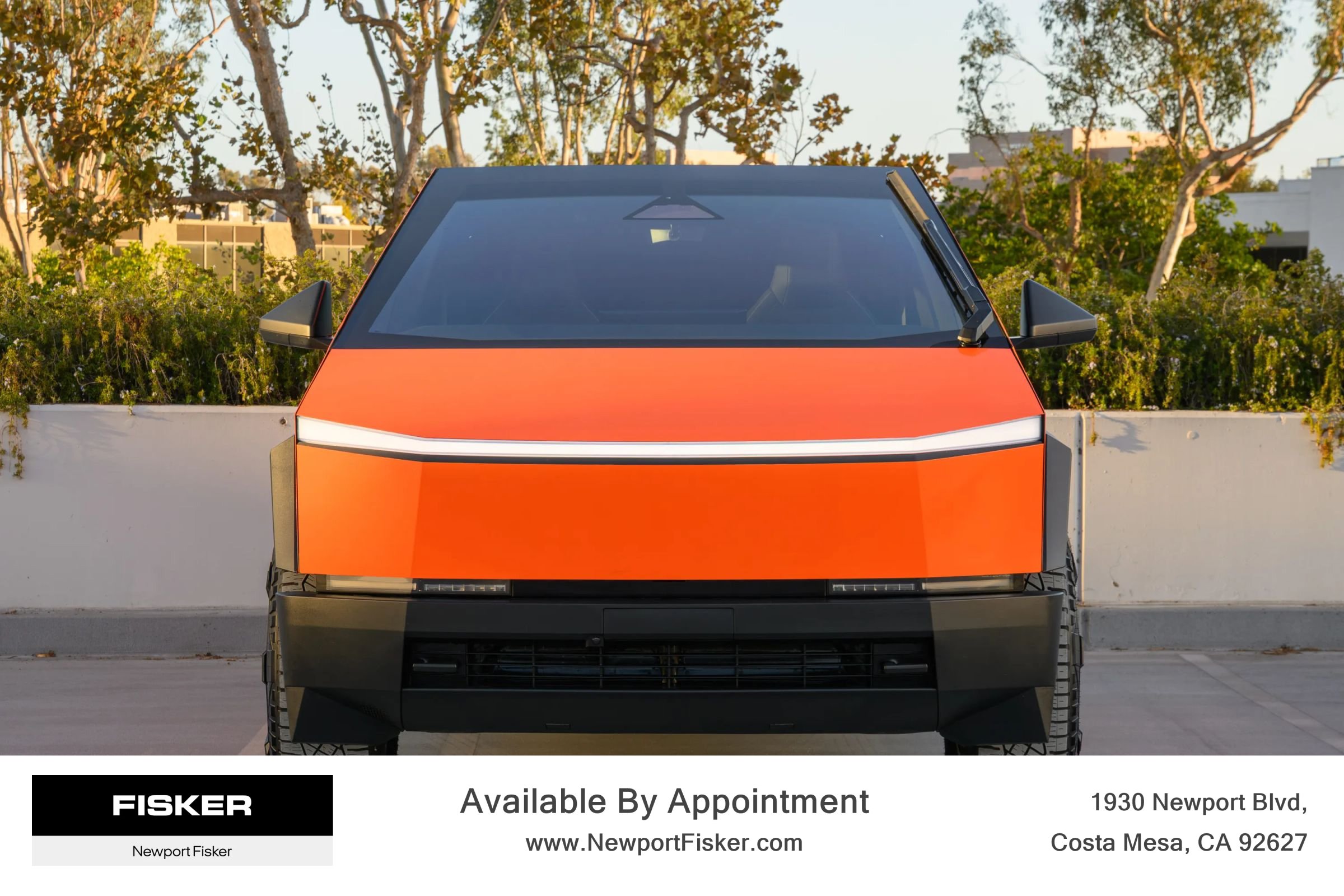 Used 2024 Tesla Cybertruck AWD Crew Cab image 8