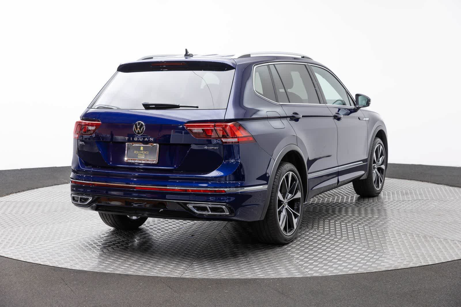 Used 2023 Volkswagen Tiguan SEL R-Line AWD/4WD image 23