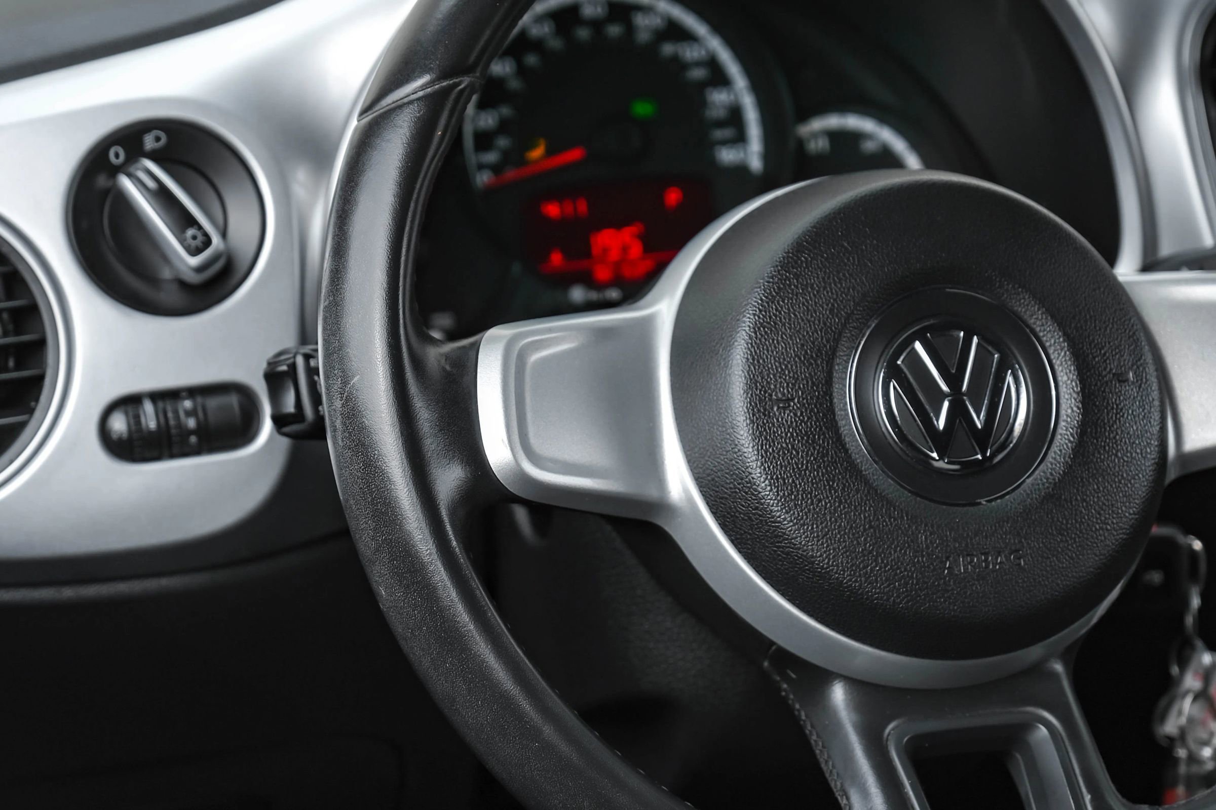 Used 2013 Volkswagen Beetle 2.5 image 14