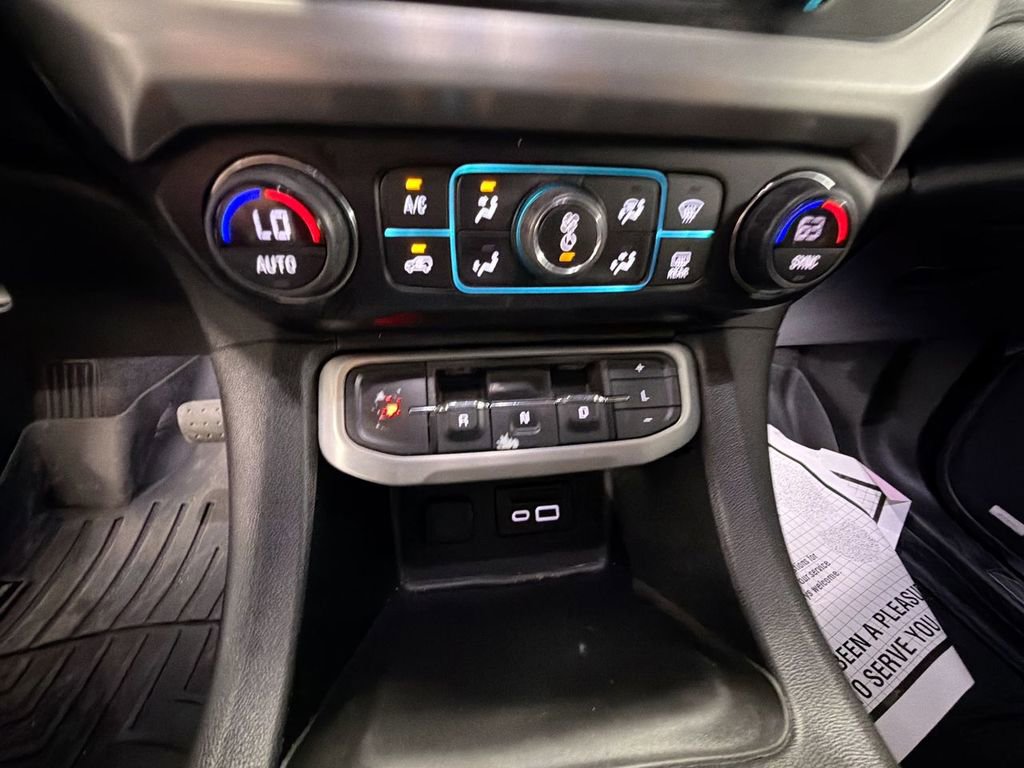 Used 2020 GMC Acadia SLT w/ Premium Package image 16