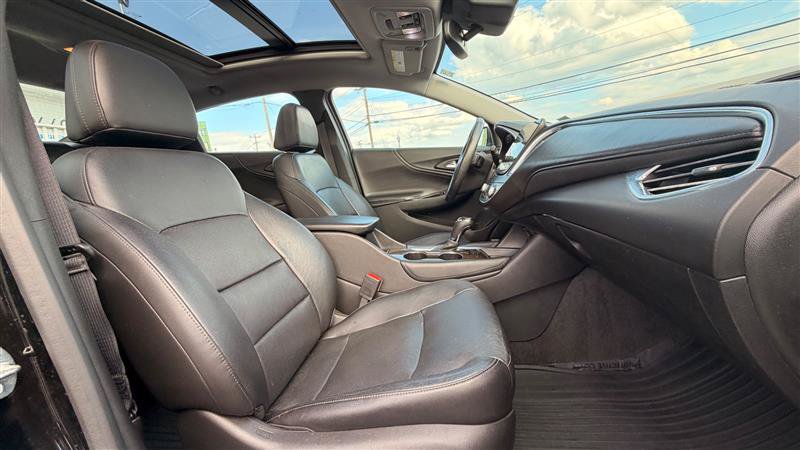 Used 2018 Chevrolet Malibu Premier w/ Premier Sun and Wheel Package FWD image 37