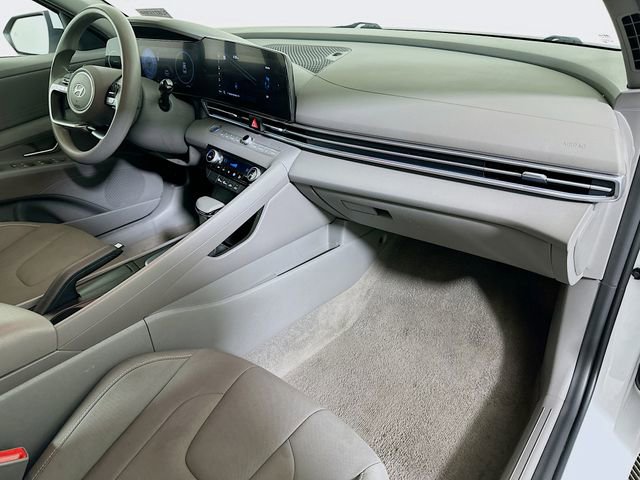 Used 2024 Hyundai Elantra SEL image 27