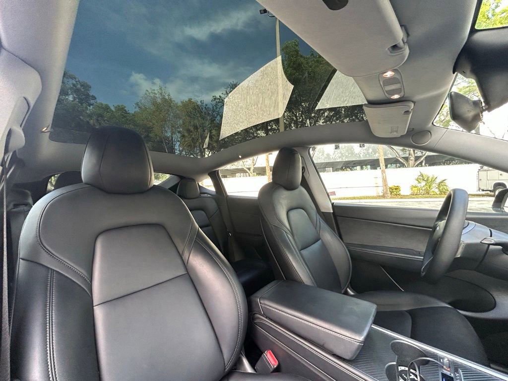 Used 2021 Tesla Model Y Long Range AWD/4WD image 34