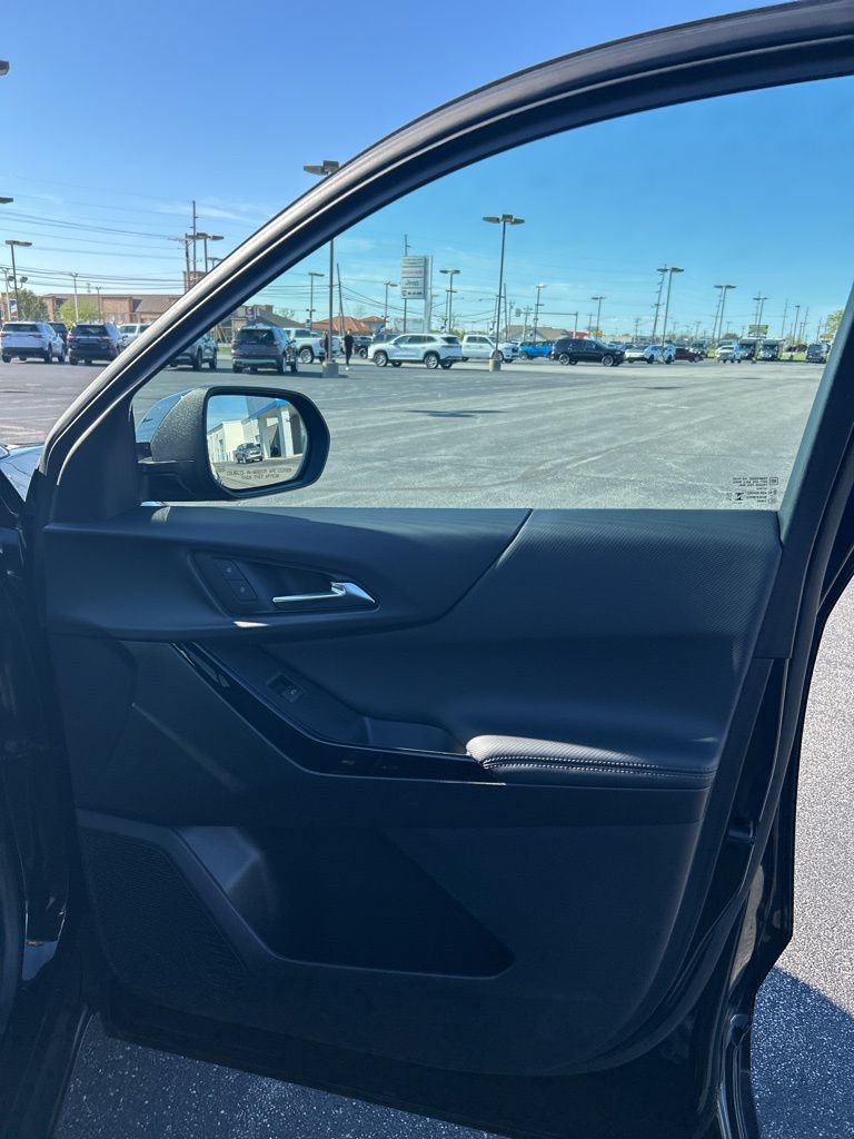Used 2025 Chevrolet Equinox LT w/ Convenience Package II FWD image 62