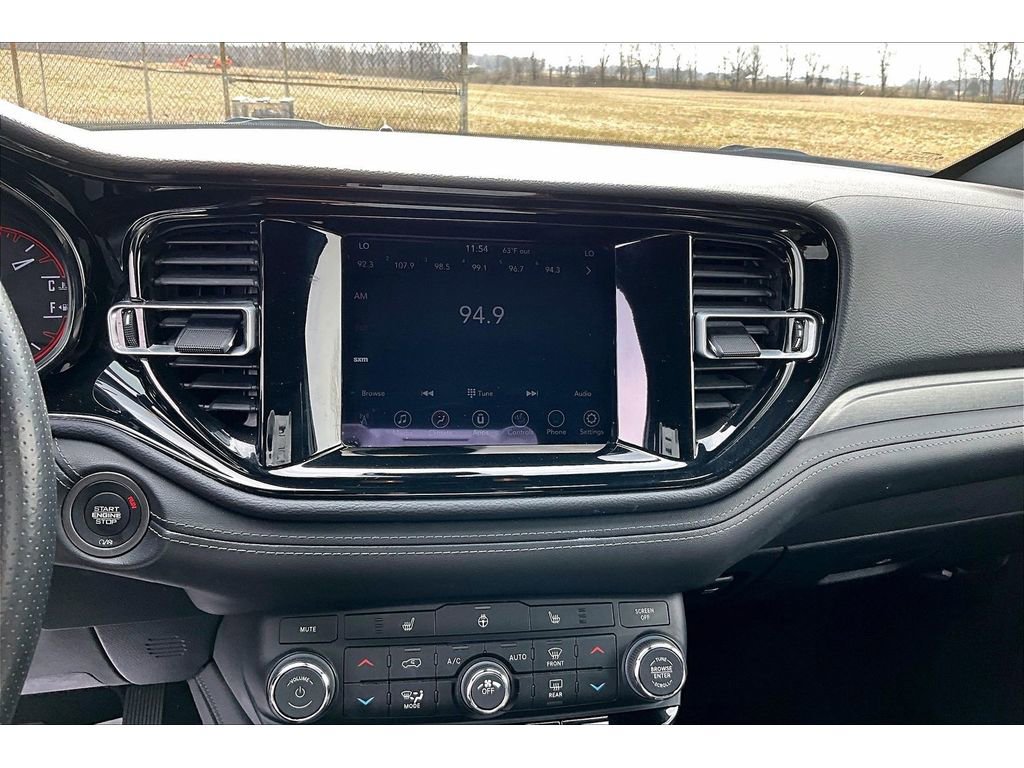 Used 2023 Dodge Durango SXT image 33