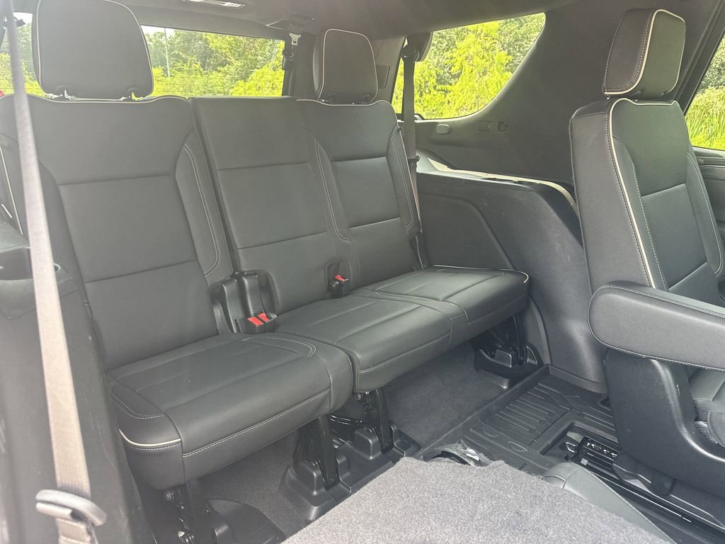 Used 2024 GMC Yukon SLT w/ SLT Luxury Package image 37