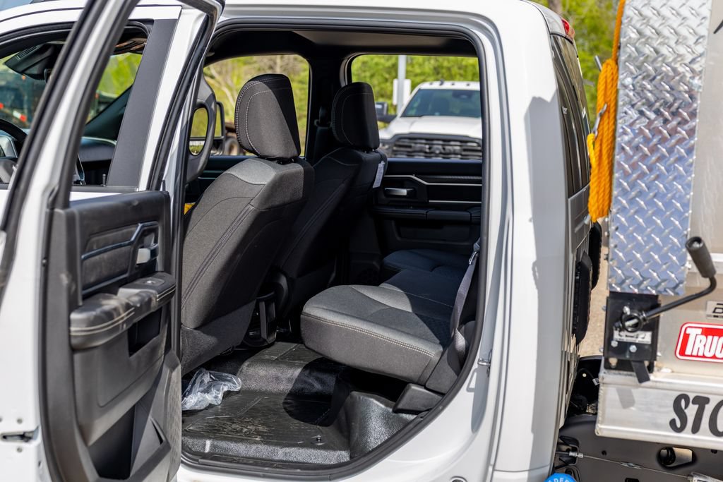 New 2026 RAM 3500 Tradesman AWD/4WD image 17
