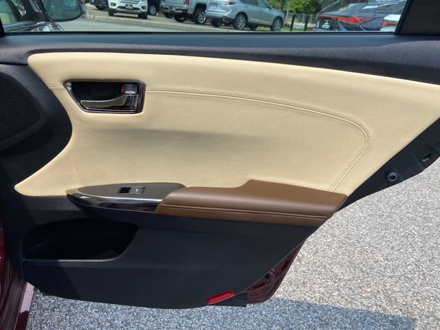 Used 2016 Toyota Avalon XLE FWD image 30