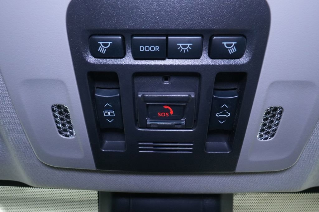 Used 2023 Toyota Camry XLE w/ Navigation Package AWD/4WD image 41