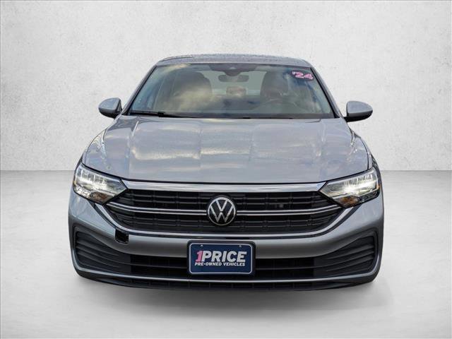 Used 2024 Volkswagen Jetta S image 2