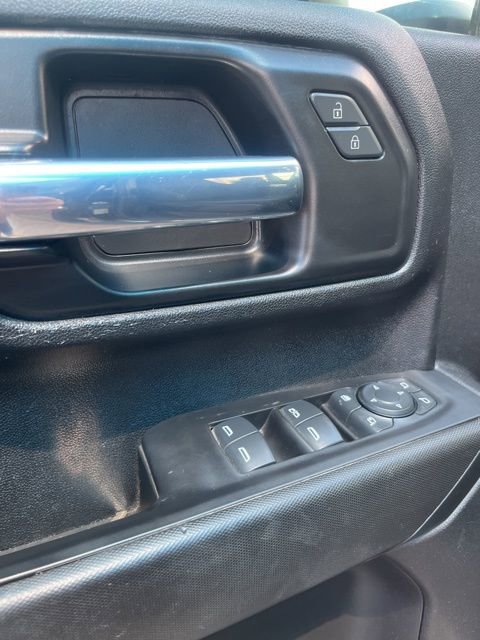 Used 2021 Chevrolet Silverado 2500 Custom w/ Custom Value Package image 12