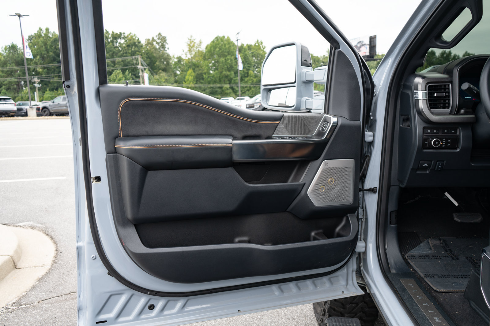 Used 2024 Ford F250 Platinum AWD/4WD image 21