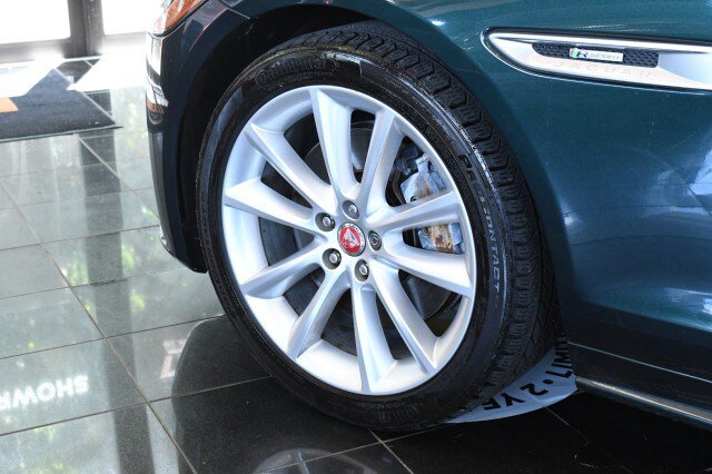 Used 2016 Jaguar XF R-Sport AWD/4WD image 41