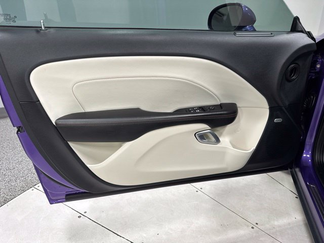Used 2016 Dodge Challenger R/T Plus RWD image 10